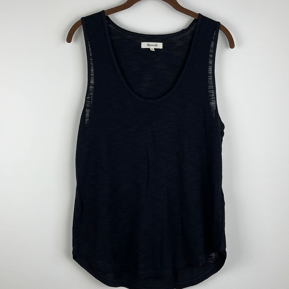 Madewell women’s black scoop neck tank. Size Medium